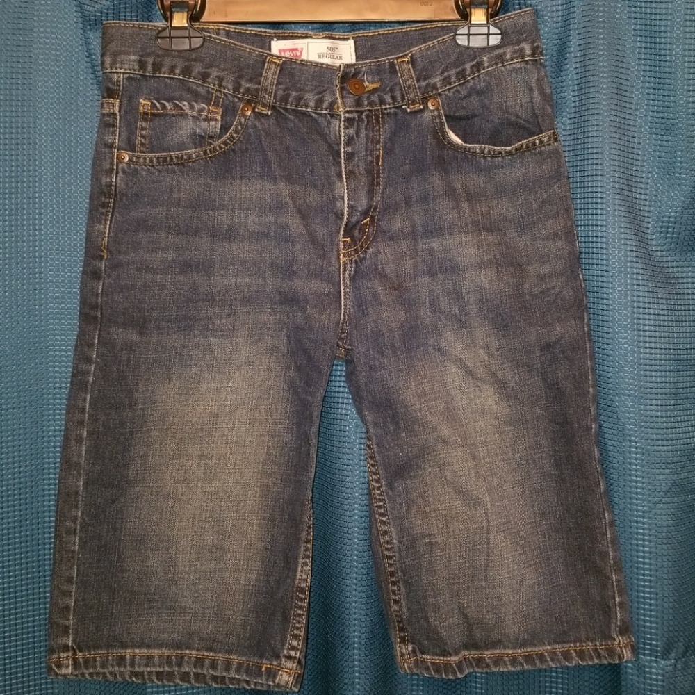 Gently used Levi's 505  shorts size 16